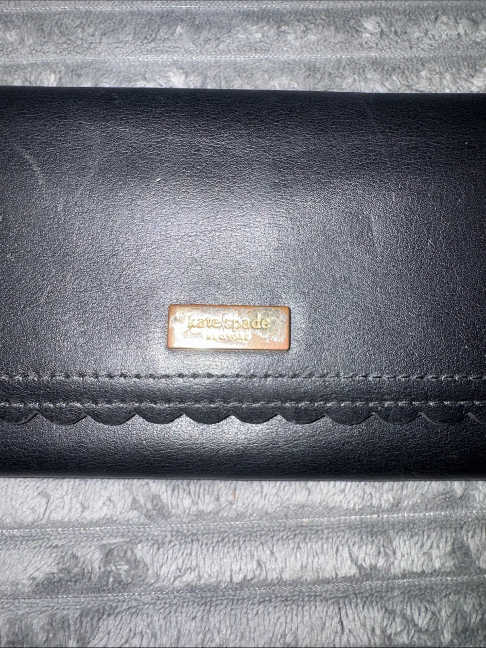 kate spade Black Scalloped-Edge Leather Wallet with Gold Plaque